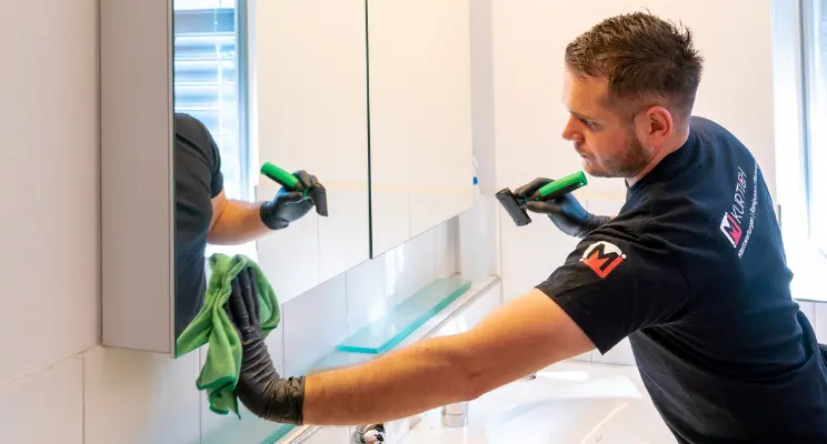 Como Calafetar um Box de Banheiro: Passo a passo 2024