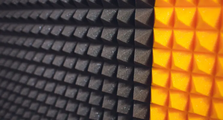 10 Formas de Reduzir o Eco de uma Sala - Guia 2023